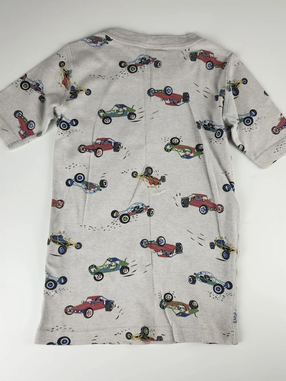 Hanna Andersson Cream Race Car Print Pajama Set with Red Green Blue Cars